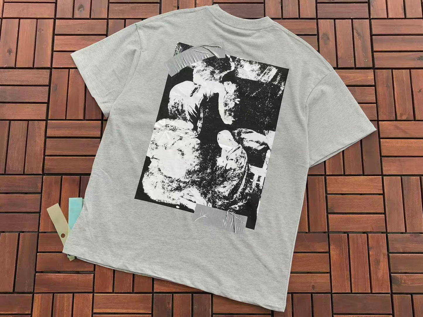 T-shirt Off