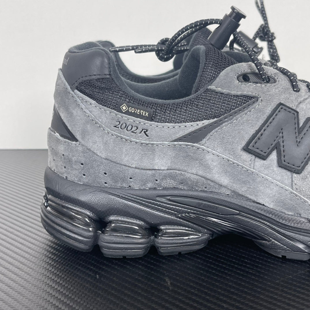 2002R Gore-Tex Grey