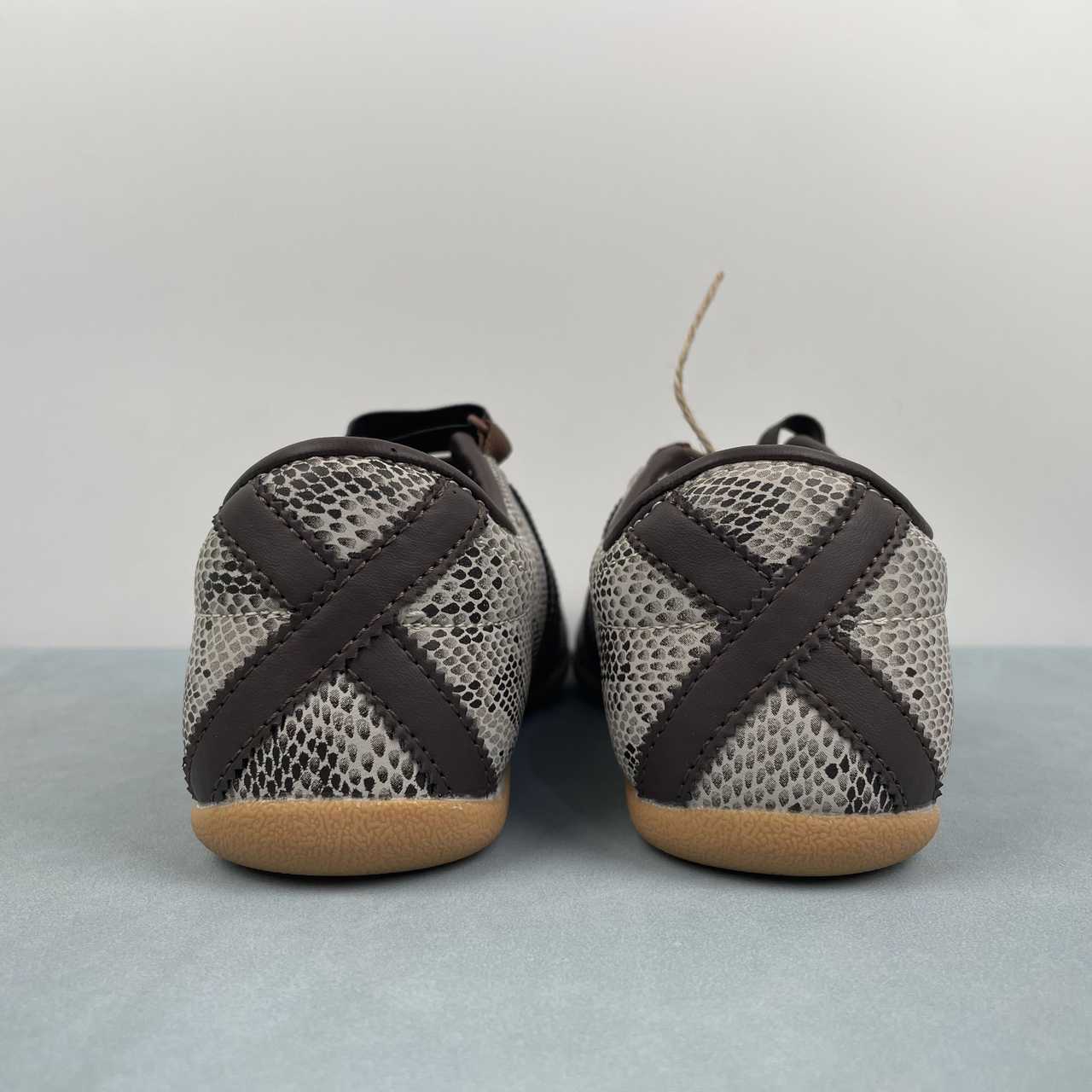 AD TOKYO Black White Brown