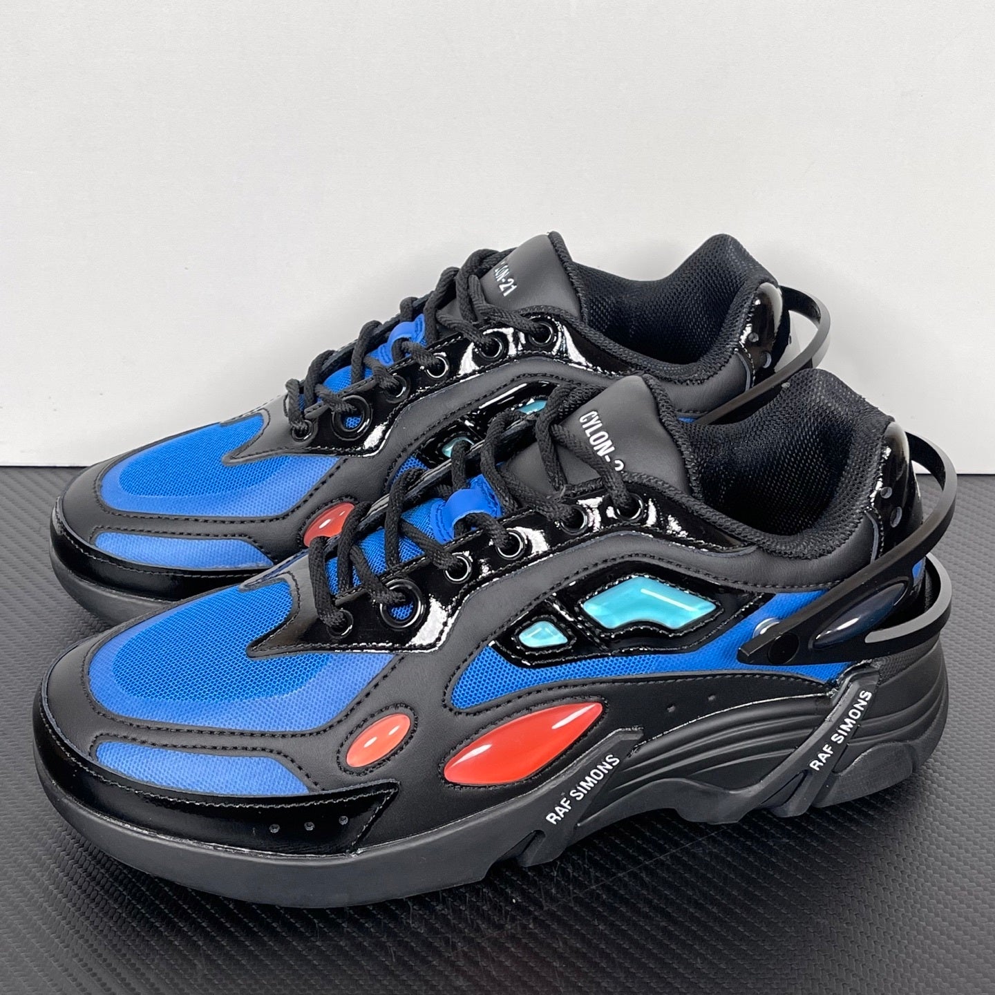 Cylon-21 Black and Blue