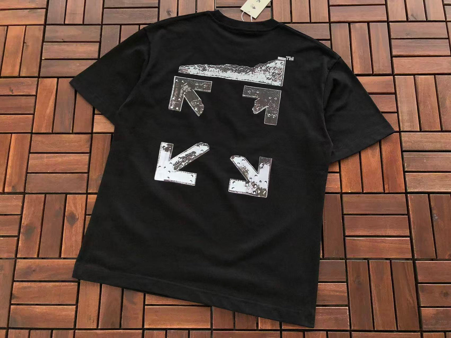 T-shirt Off