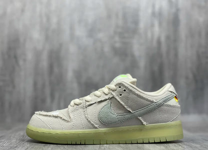 Nike SB Dunk Low "Mummy"