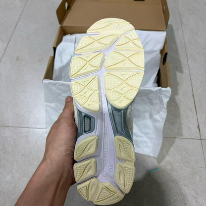 Gel-NYC Cream/Oyster Grey