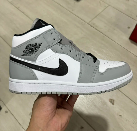 Air Jordan 1 Mid Smoke Grey