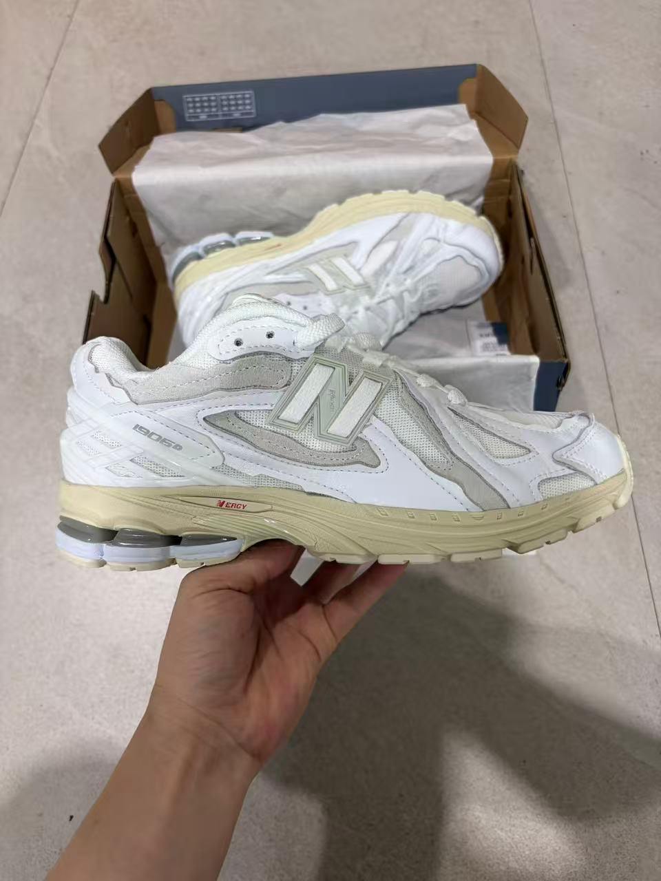 1906 Protection Pack White