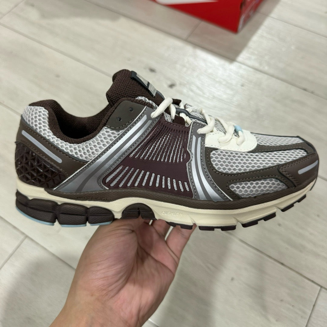 Air Zoom Vomero 5 Brown