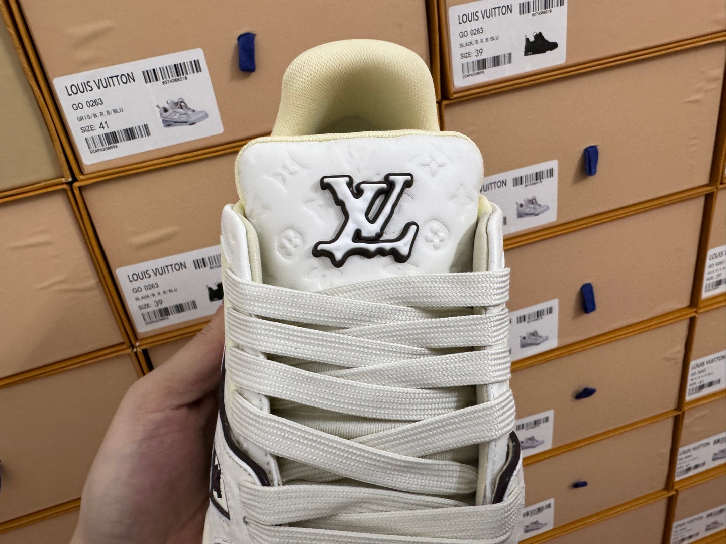 Trainer White and Black