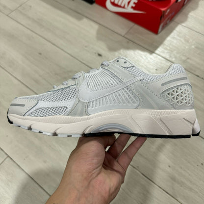 Air Zoom Vomero 5 Vast Grey