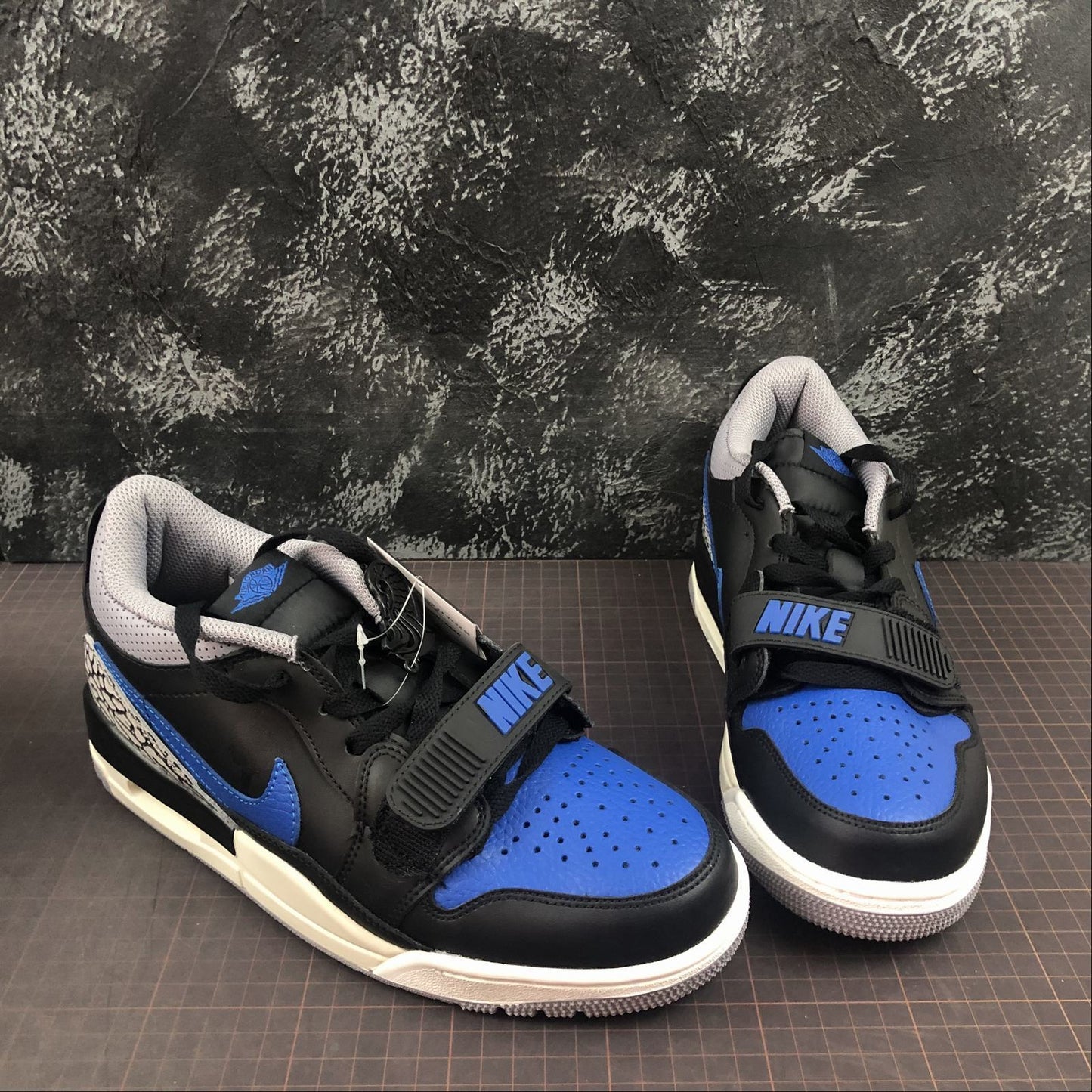 Legacy 312 ROYAL