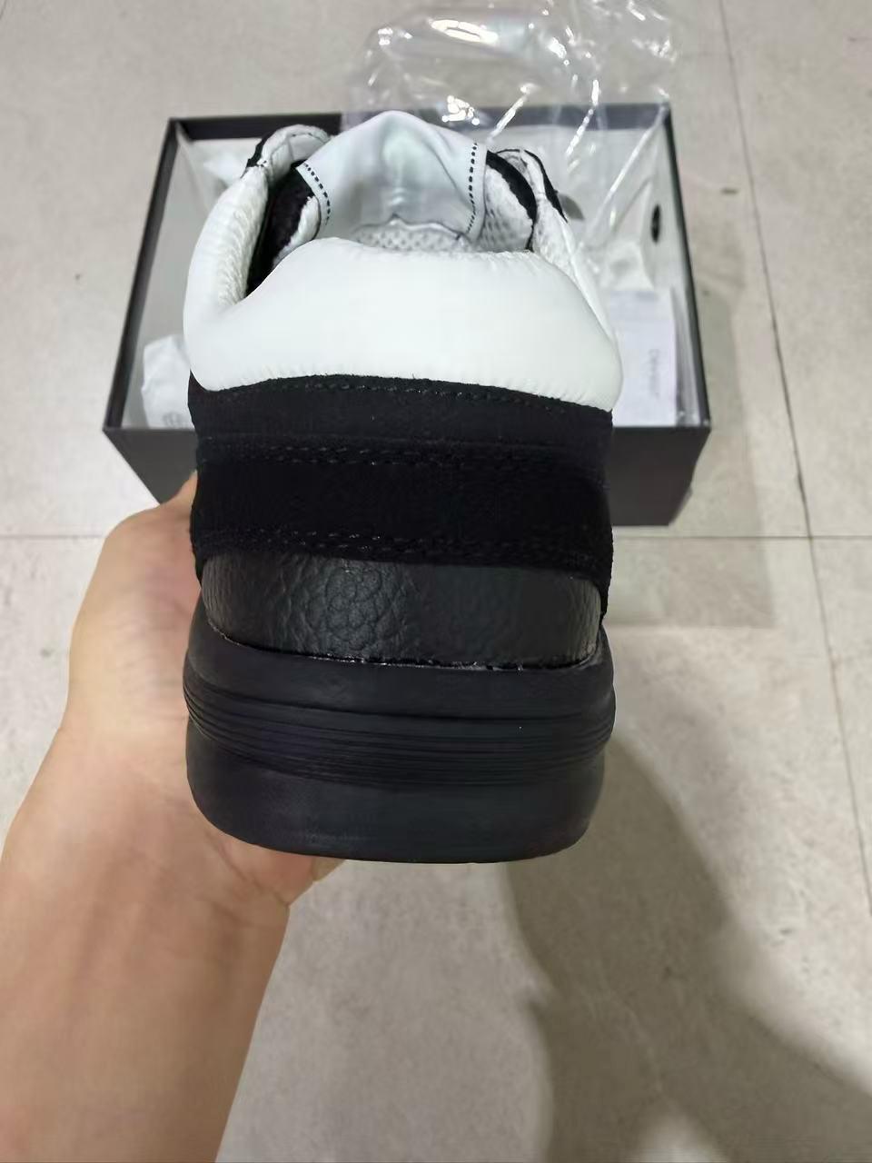 CHN Chanel Wmns CC Black White
