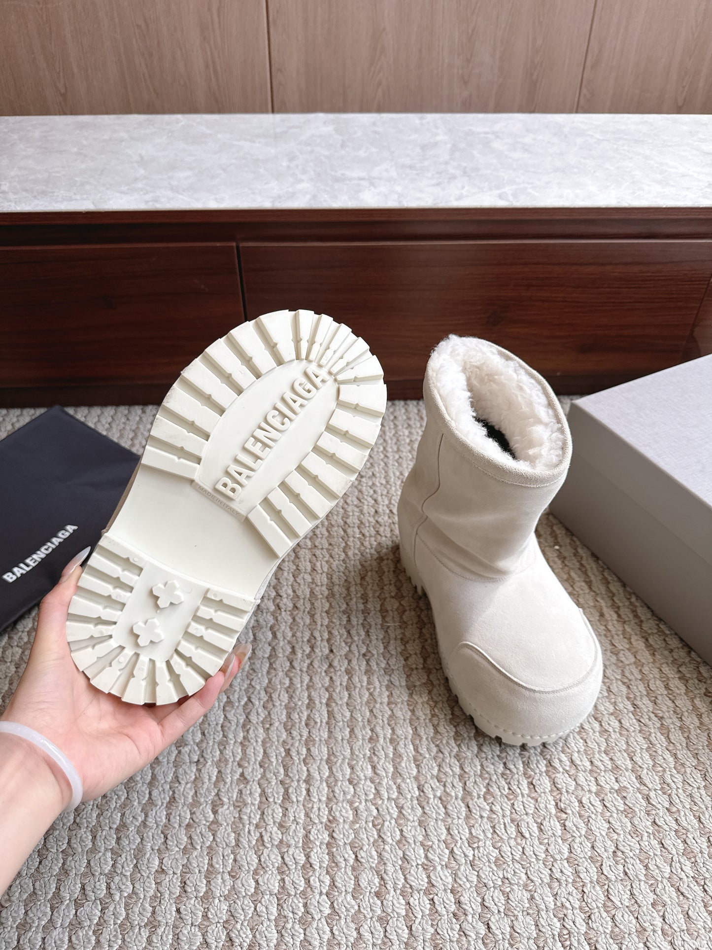 BLG Alaska Suede Boots White