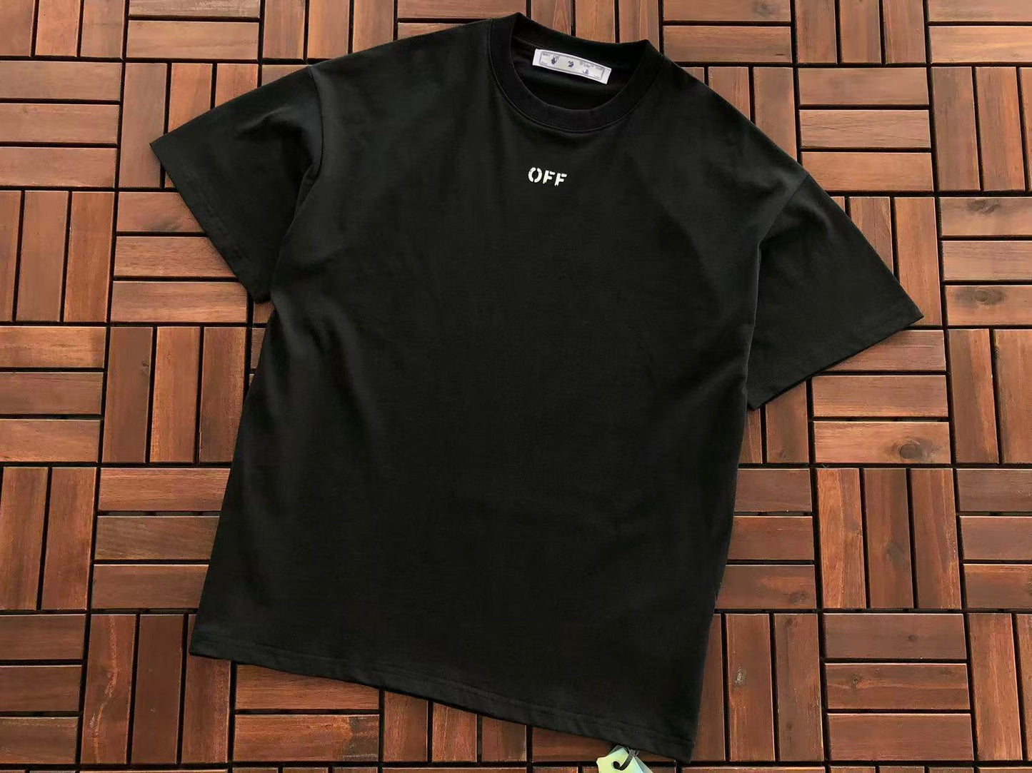 T-shirt Off
