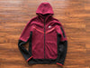 Conjunto Tech Fleece Bordô e Preto