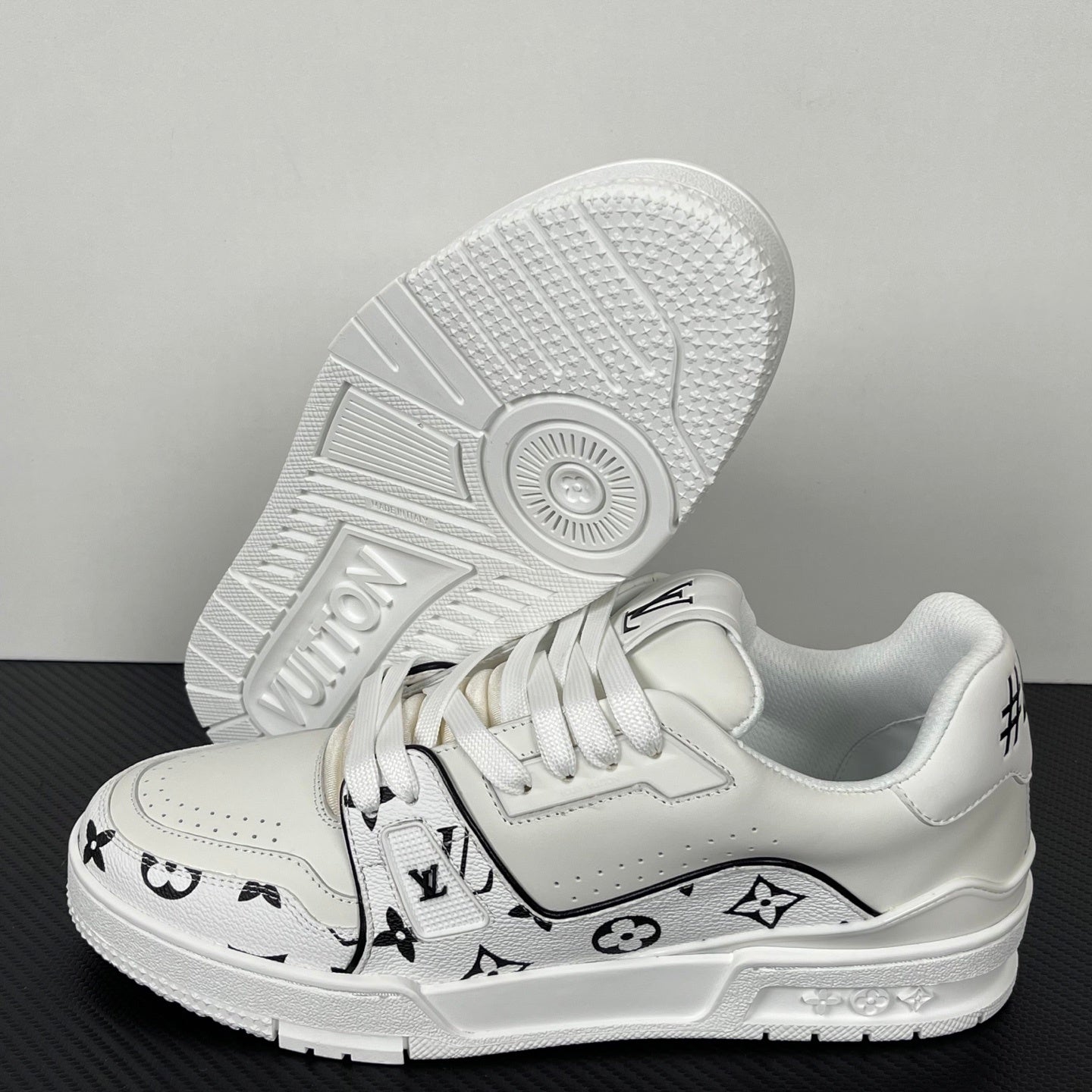 Trainer White Monogram