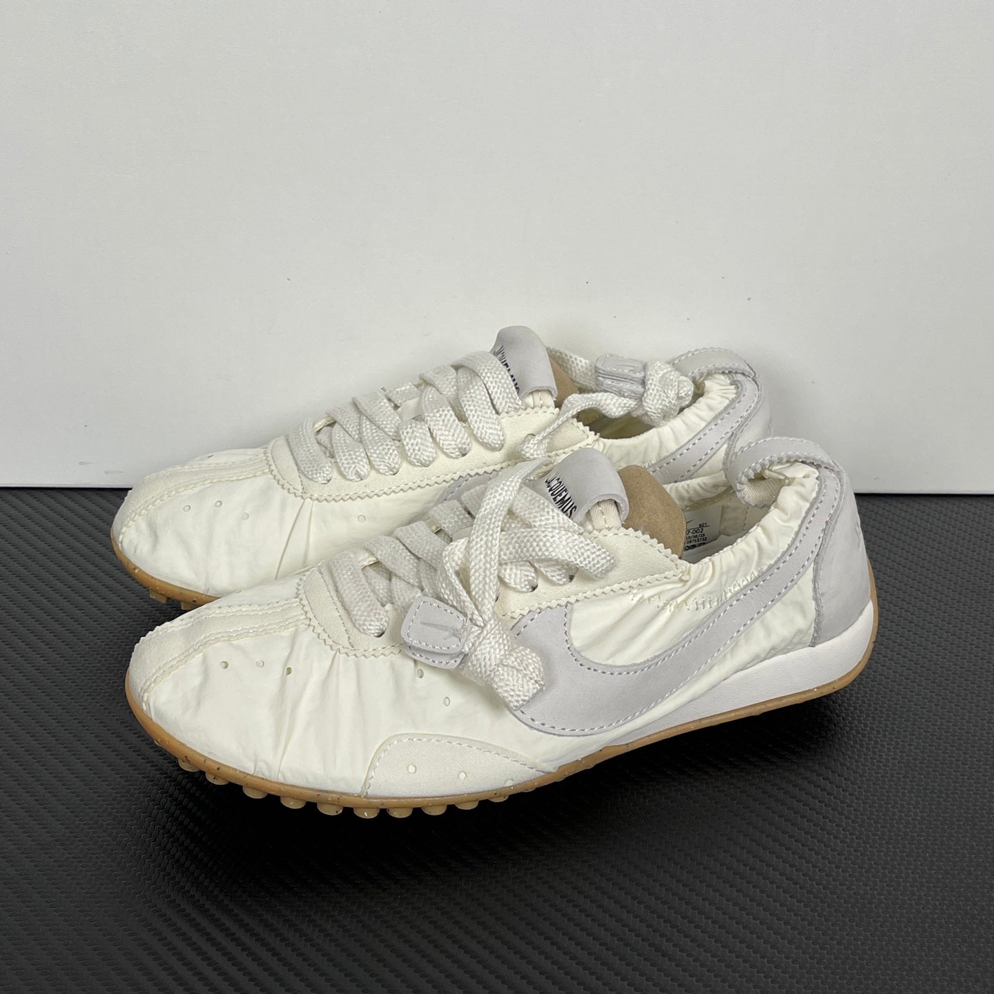 Jacquemus x Wmns Moon White