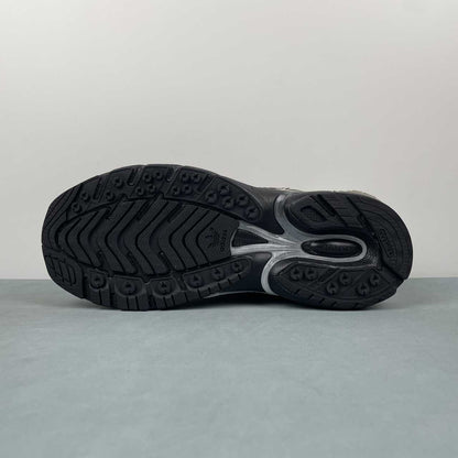 AD Adistar Cushion SFTM Black Brown
