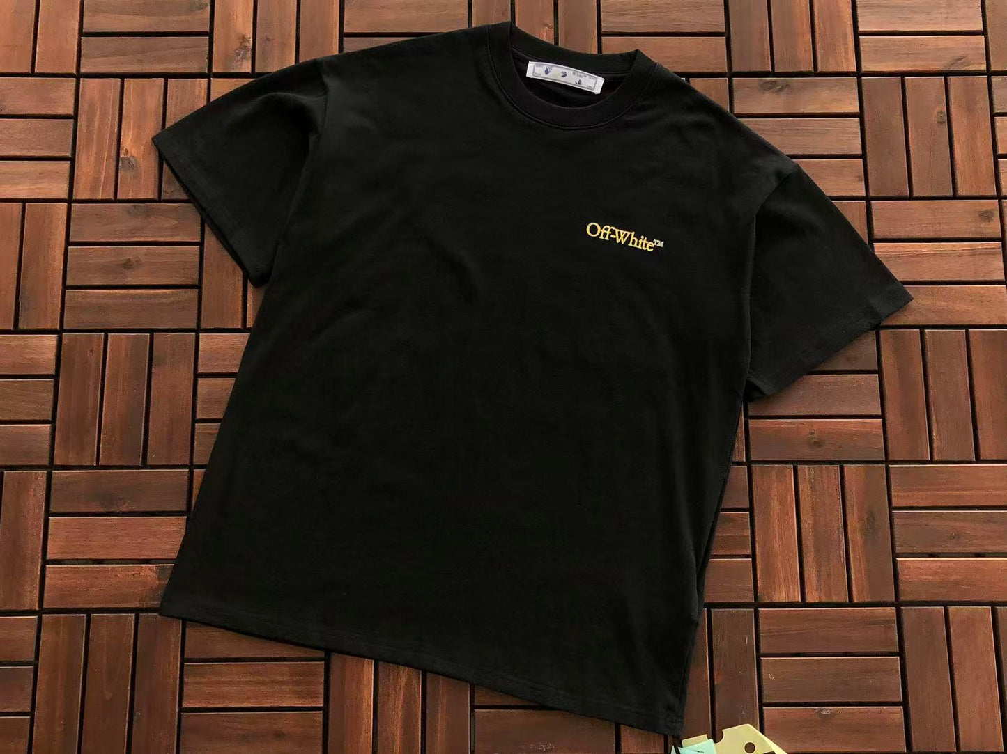 T-shirt Off