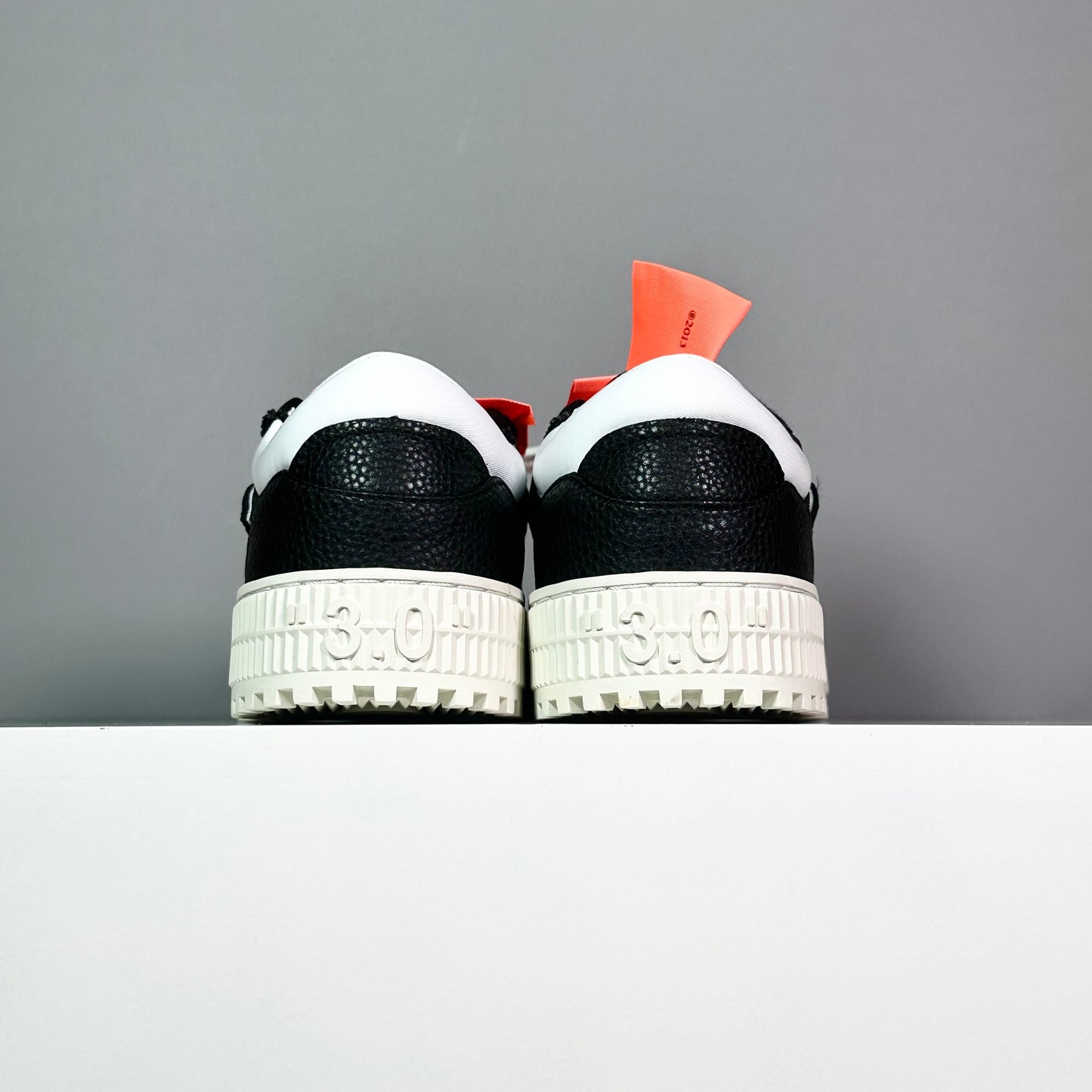 OF 3.0 Off-Court Black White