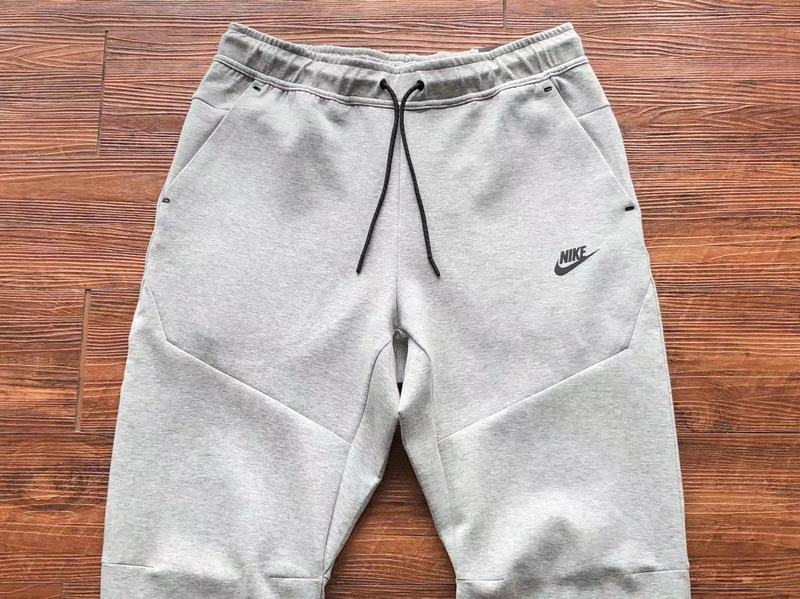 Conjunto Tech Fleece Cinzento