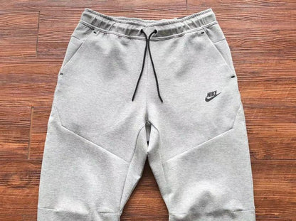 Conjunto Tech Fleece Cinzento