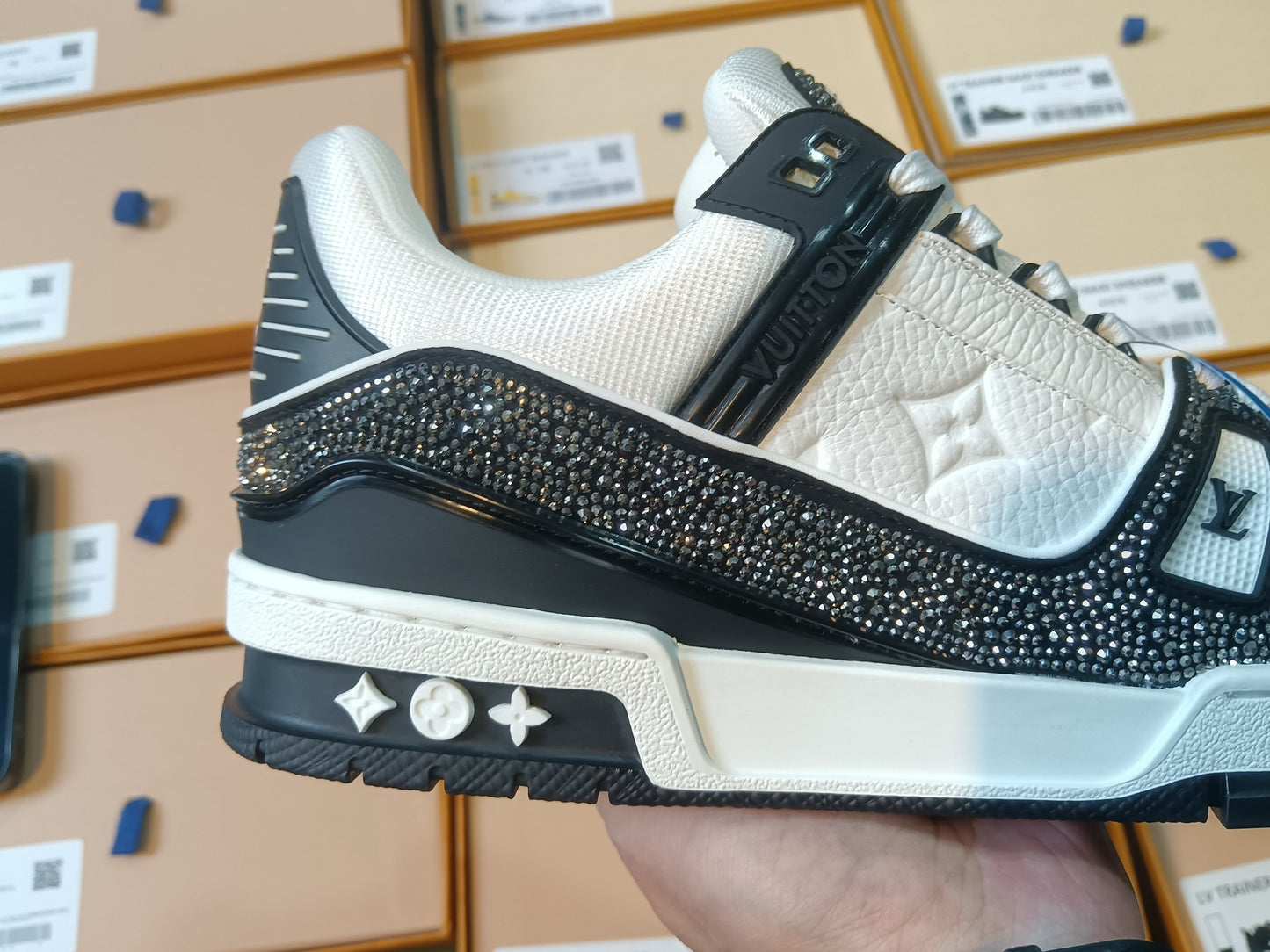 Trainer Black Crystal