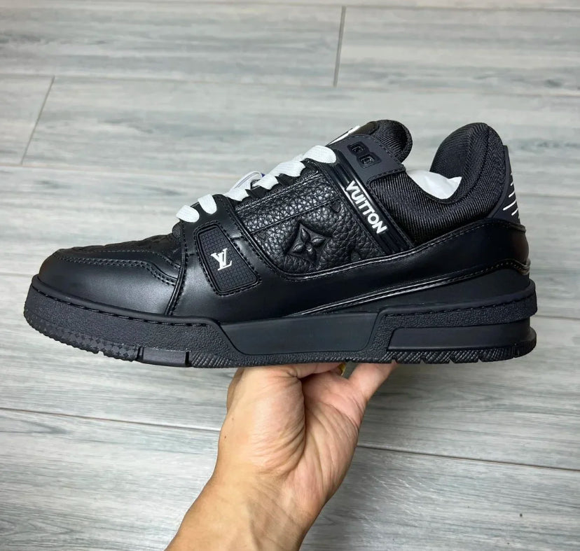 Louis Vuitton Trainer All Black