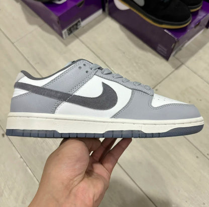 Dunk Low SE Light Carbon