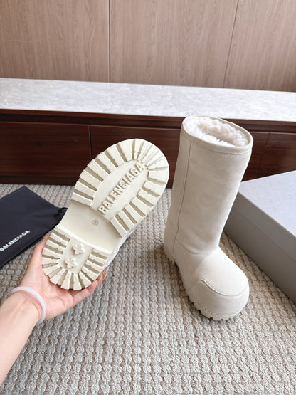 BLG Alaska fur suede boots White