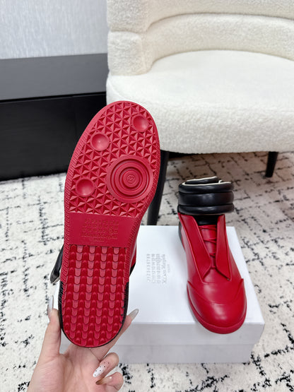 Maison High Red Black