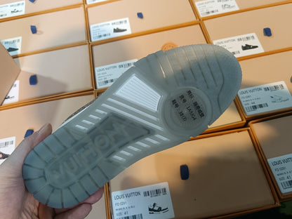 Trainer Grey Crystal
