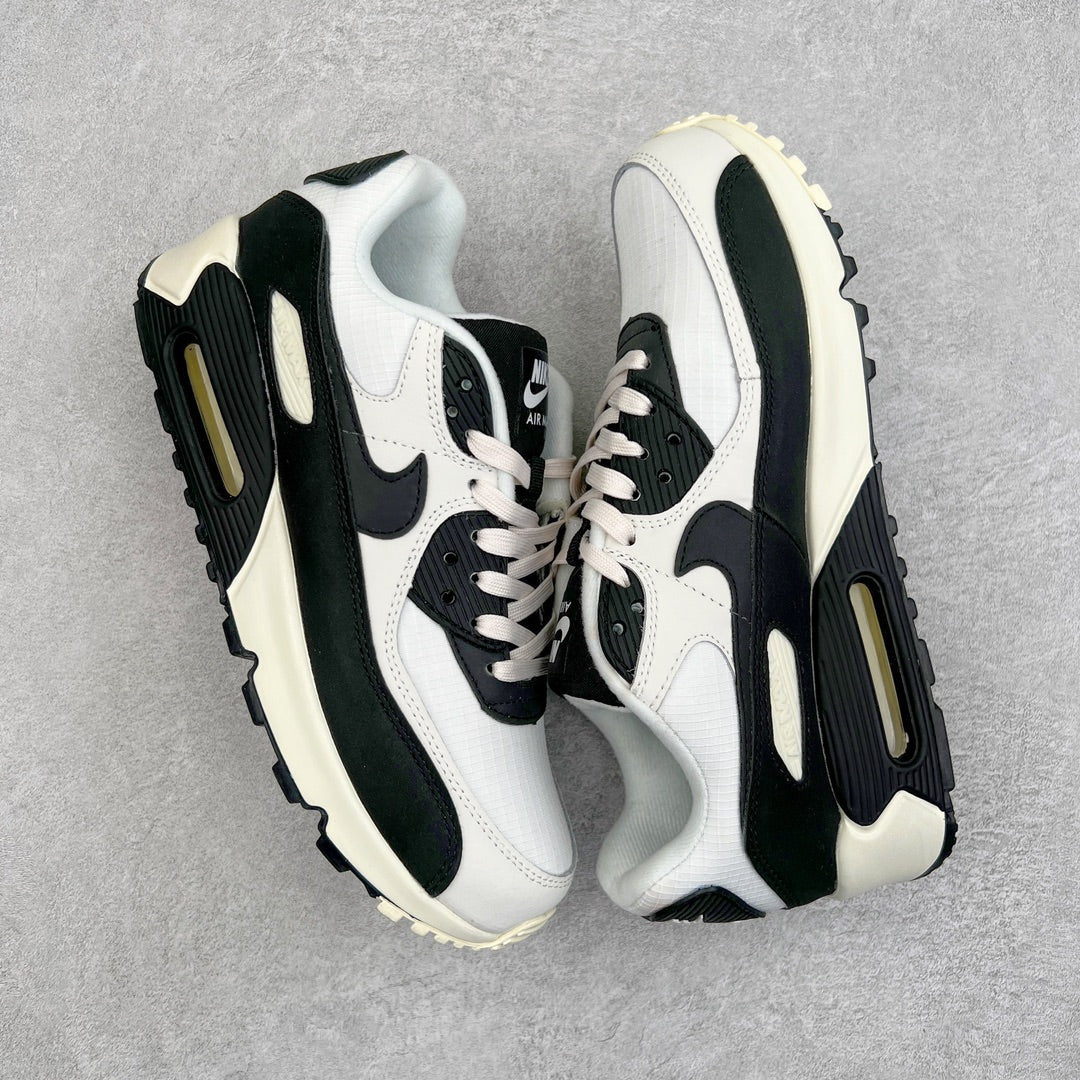 Air Max 90 Black and White