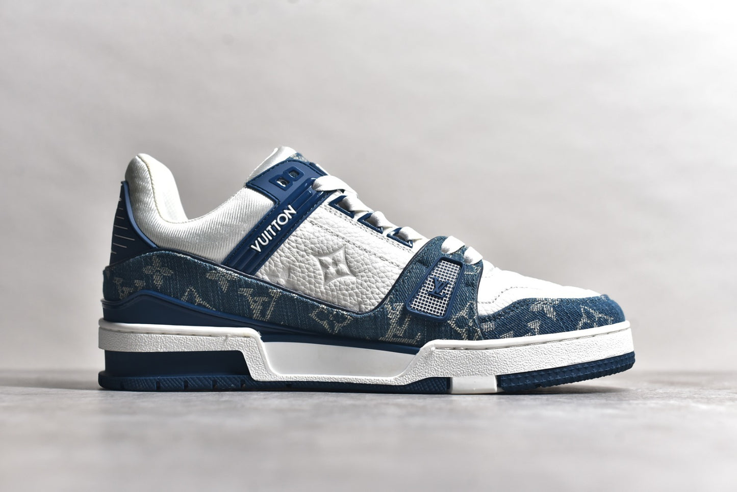 Trainer White and Blue