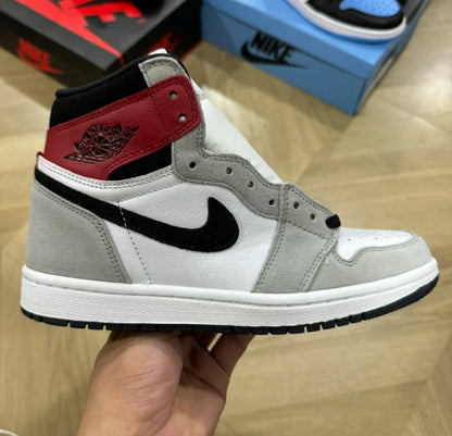 Air Jordan 1 Retro High Smoke