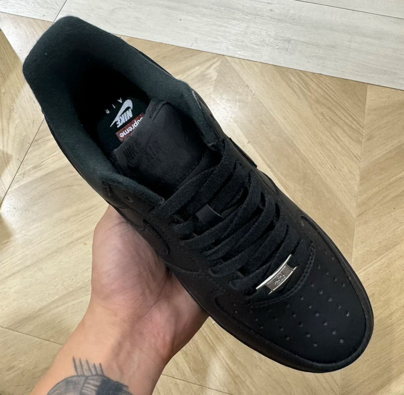 Air Force 1 (black) x Supreme