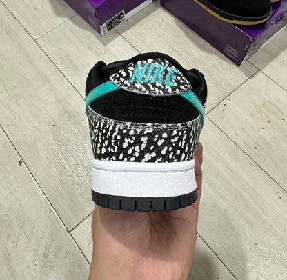 SB Dunk Low Atmos Elephant