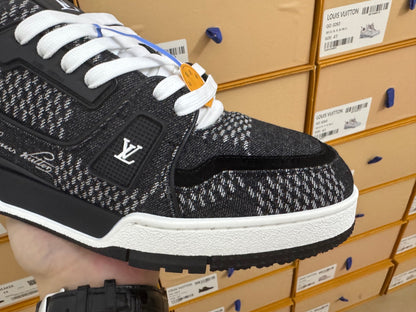 Trainer Black