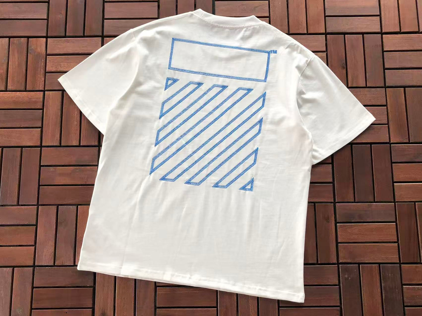 T-shirt Off