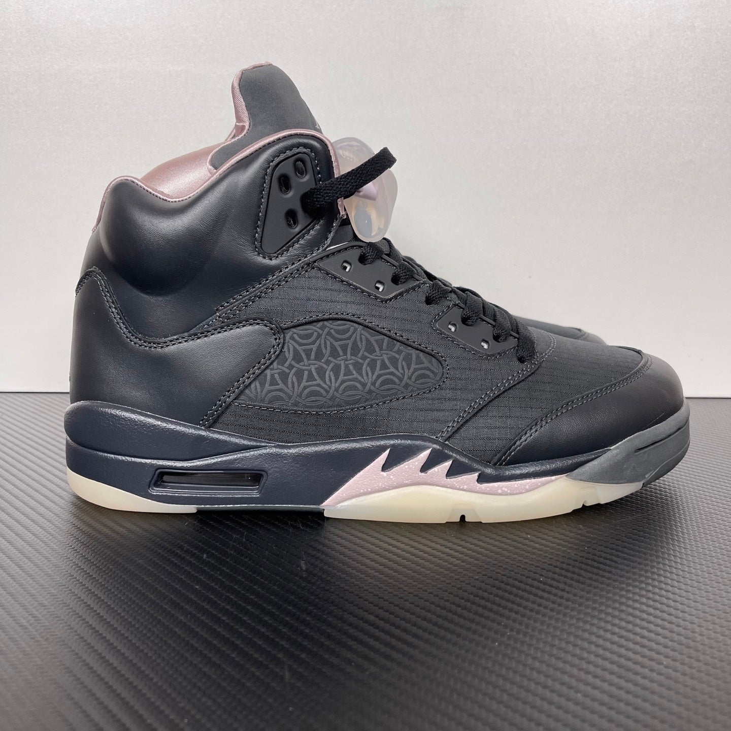 KB5 Off-Noir