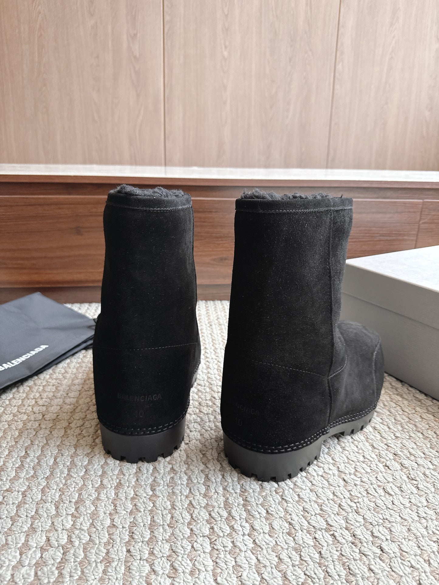 BLG Alaska Suede Boots Black