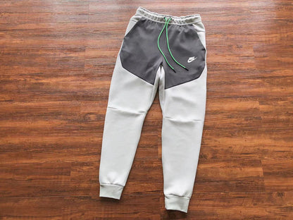 Conjunto Tech Fleece Cinza