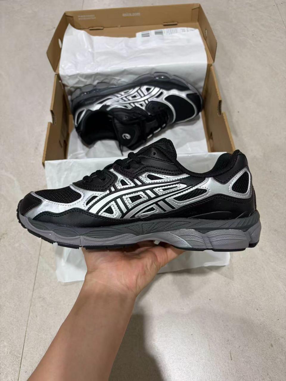 GEL-NYC Black and Silver