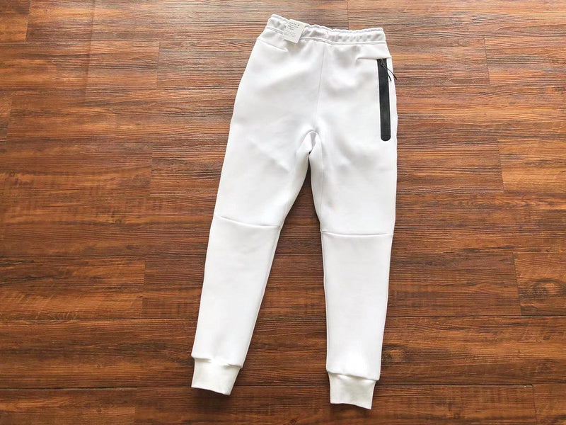 Conjunto Tech Fleece Branco e Cinza