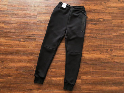 Conjunto Tech Fleece Bordô e Preto