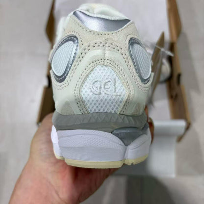 Gel-NYC Cream/Oyster Grey