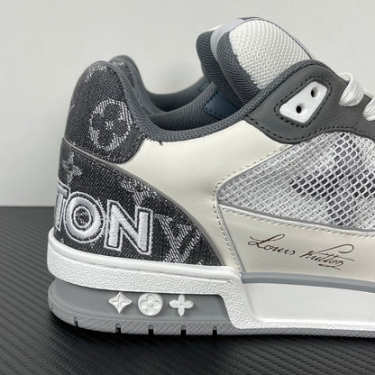 Trainer Gray