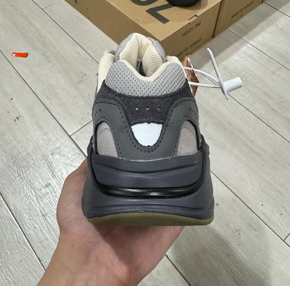 Yeezy 700V2 Tephra