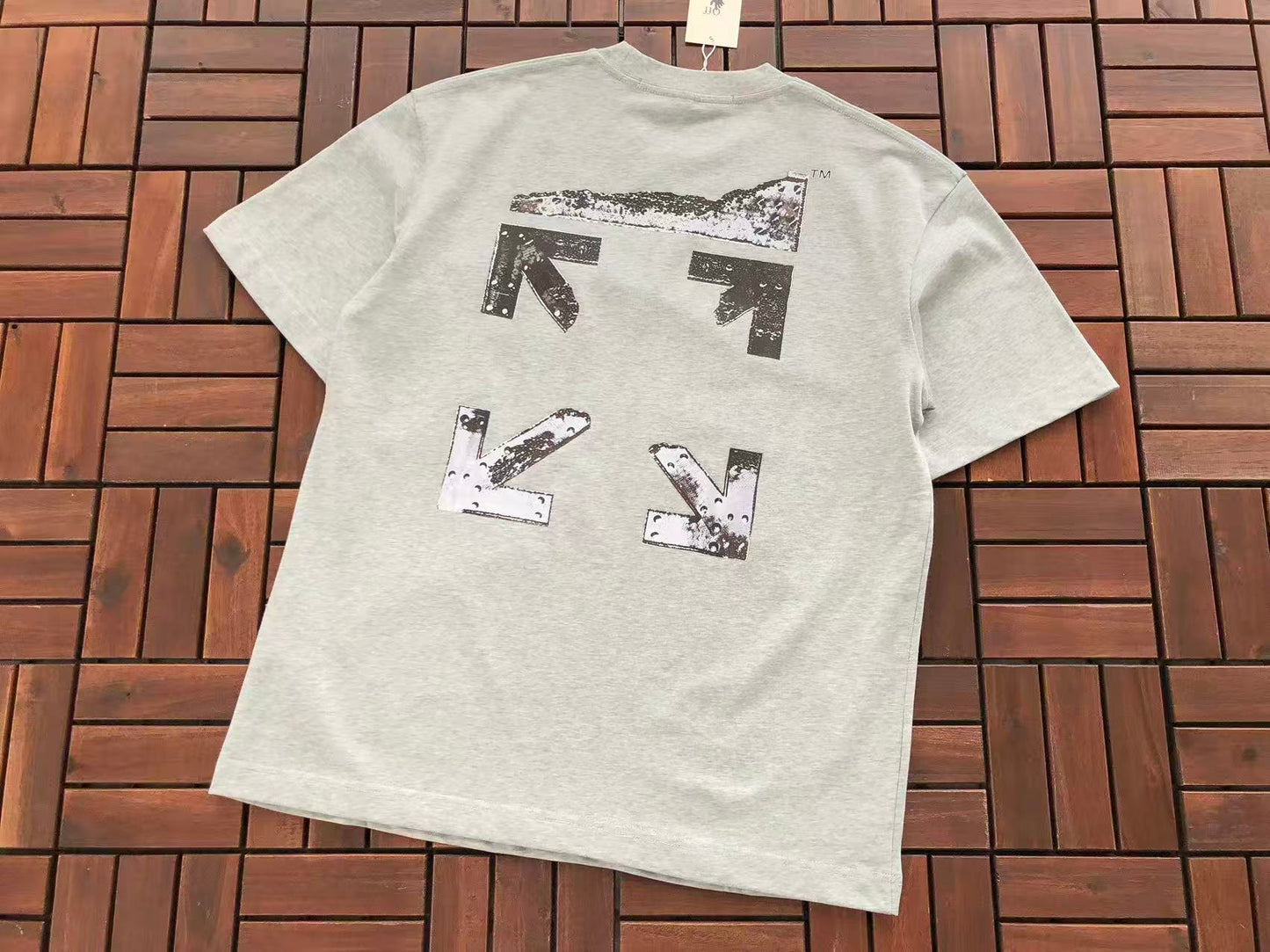 T-shirt Off