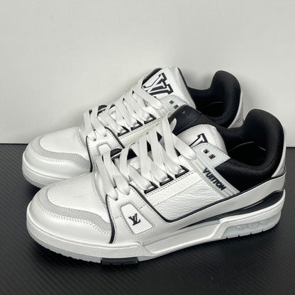 Trainer White and Black