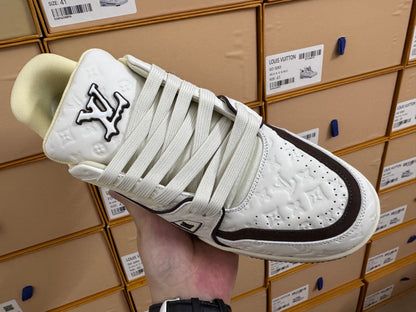Trainer White and Black
