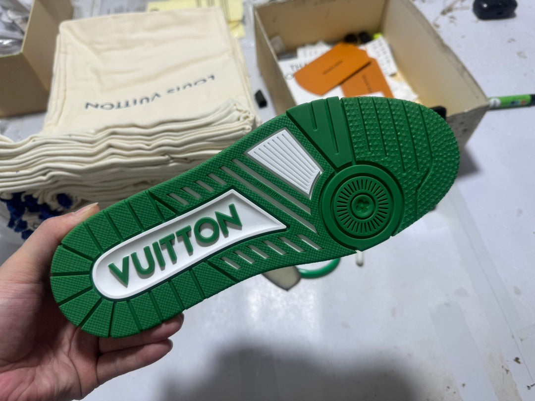 Trainer White and Green
